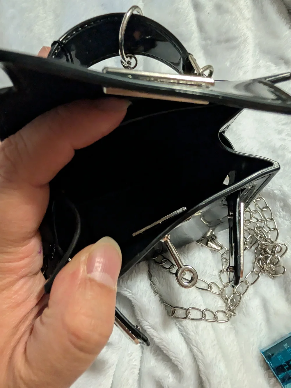 Kendall + Kylie Turn Lock Silicon Bag (Model KKB-401)